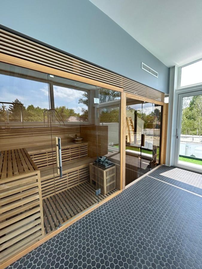 Villa Bauhaus Dream Deluxe T Шиофок Экстерьер фото